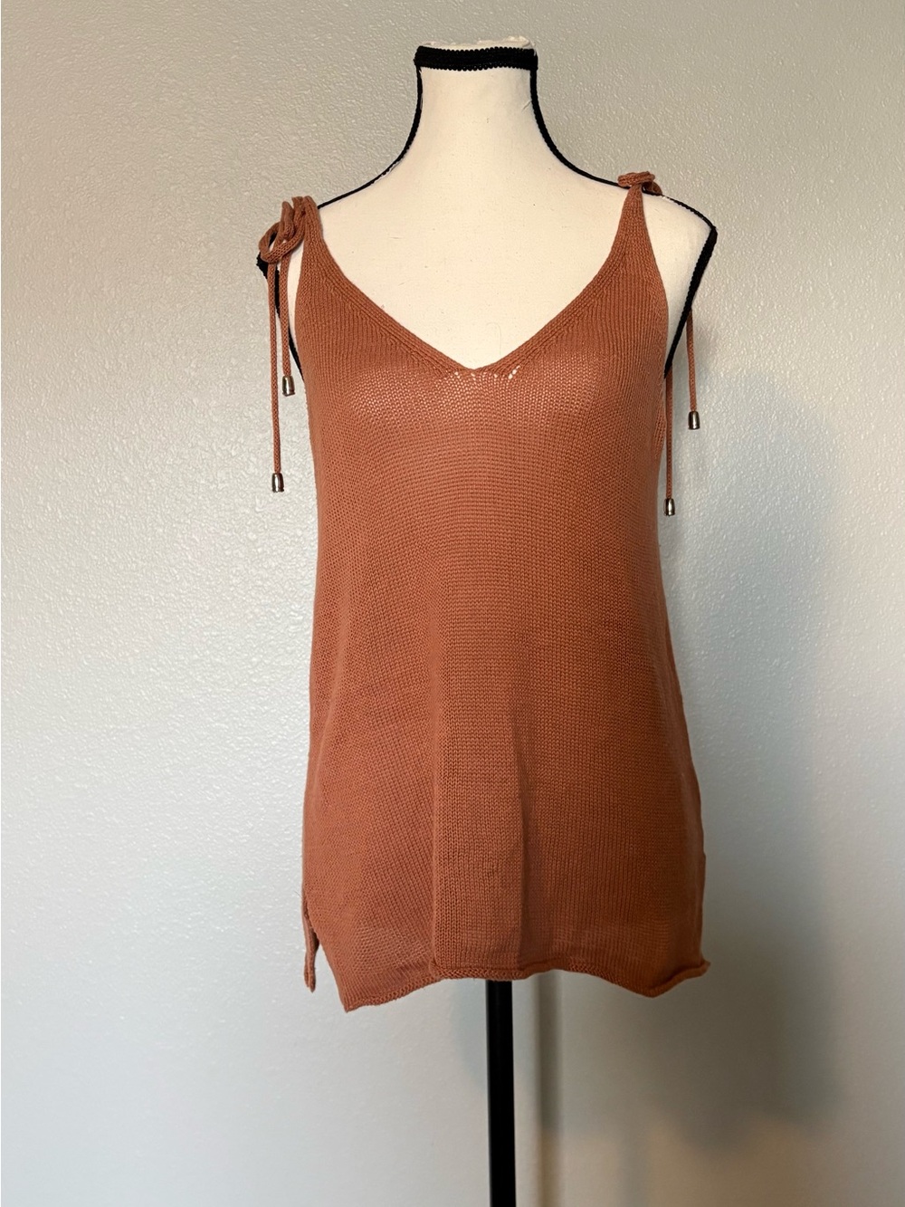 Lulu's Rust Tie-Shoulder V-Neck Knit Camisole